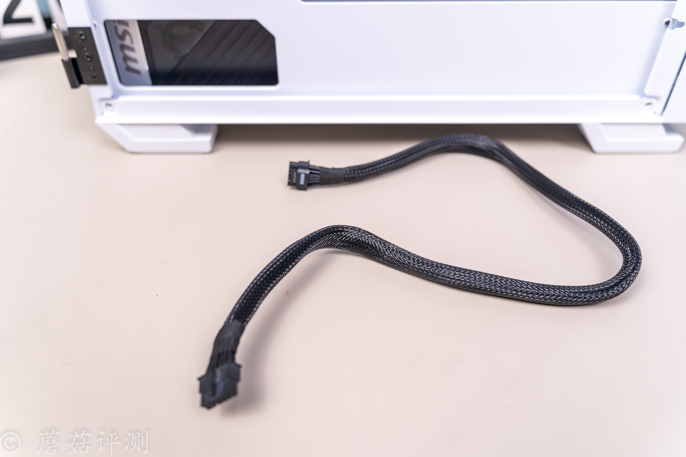 外观精致，散热优秀，适合干活，索泰RTX4090AMP显卡评测