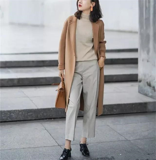 黑色大衣的配色技巧,咖啡色的大衣怎样配色