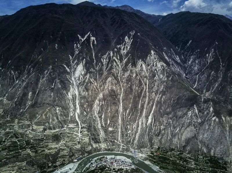 汶川地震十四年,十五年前汶川地震