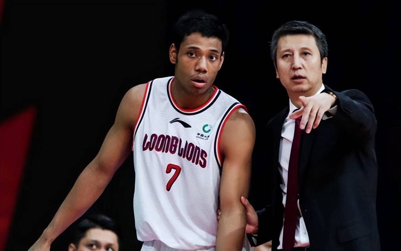 签下长约，留下冠军教头！广州队做出明智之举，5年打造出冠*队军**