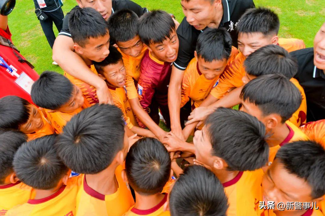 面向太阳拥抱希望,面向太阳充满希望