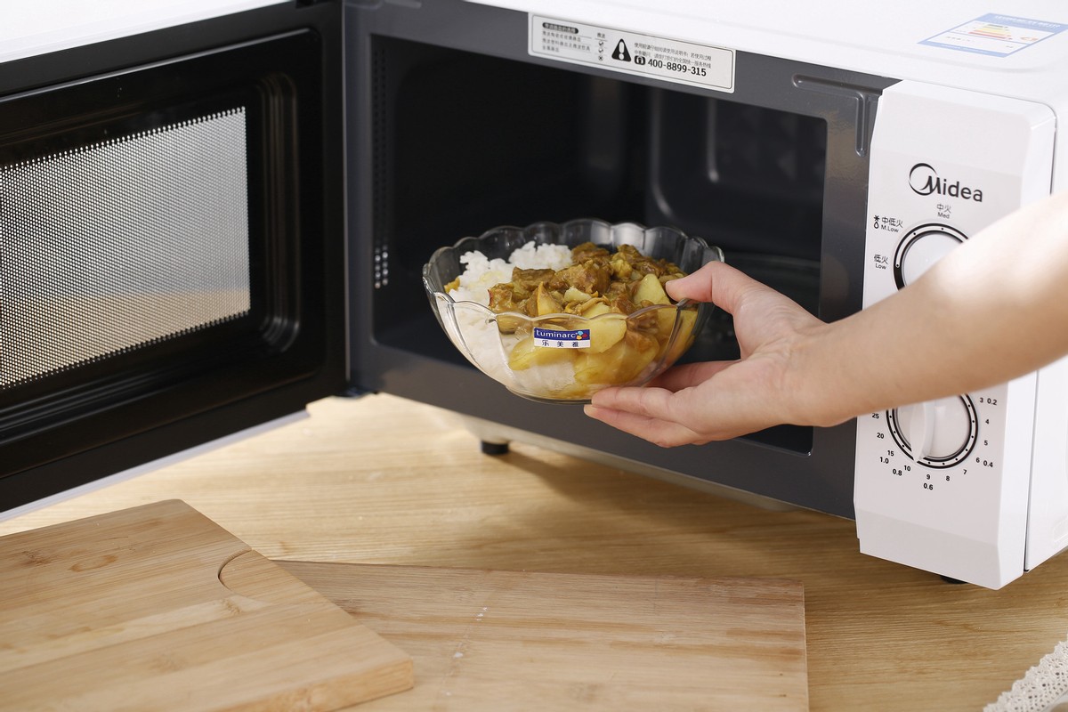 微波炉辐射很强长期使用可致癌,微波炉辐射很强长期使用可致癌吗