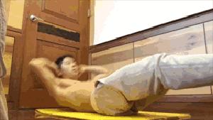 一天练出8块腹肌只需1个动作,一天就能练出腹肌马甲线的动作