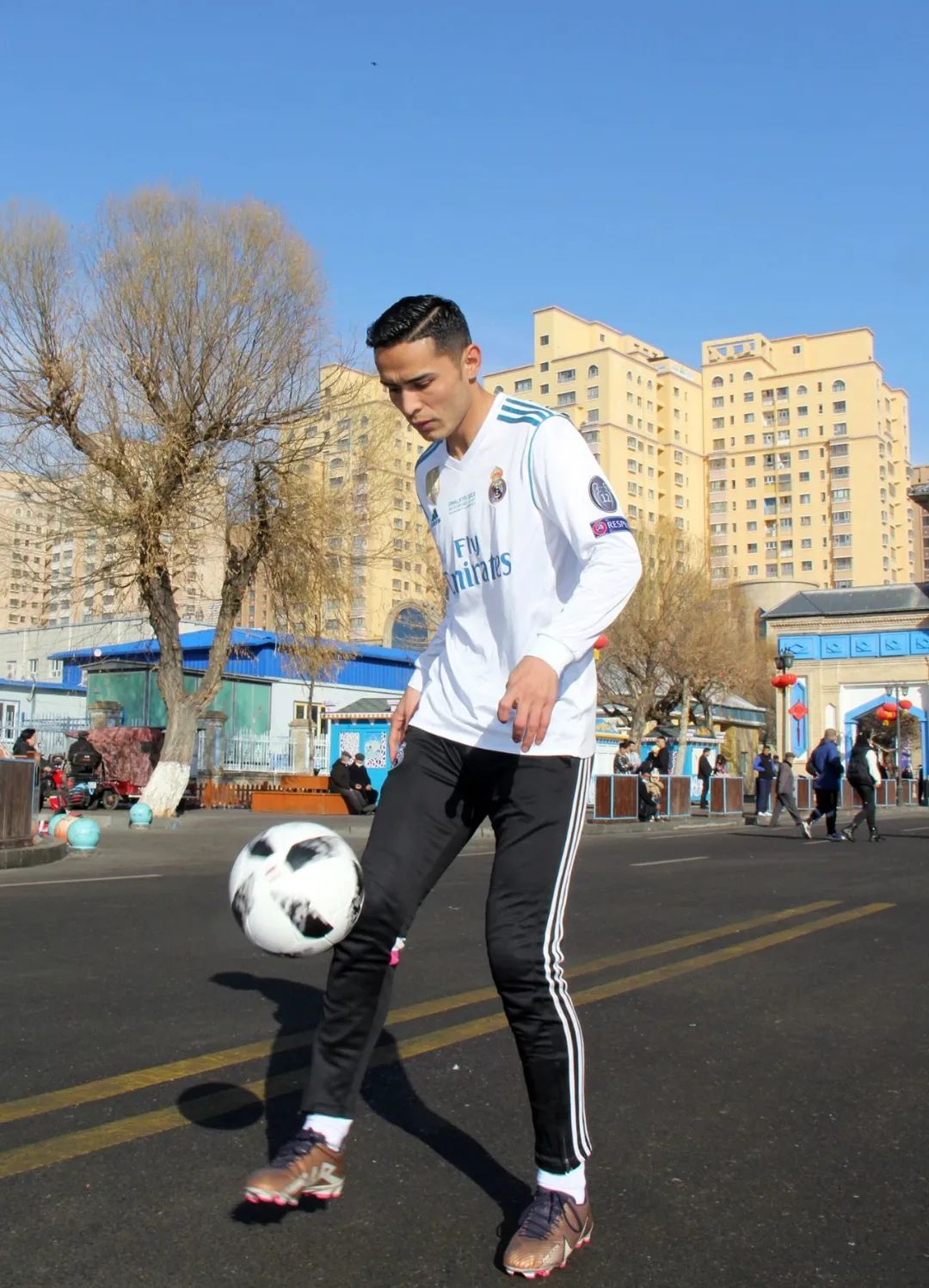 像c罗的伊犁小伙,新疆拳击一小伙酷似c罗走红