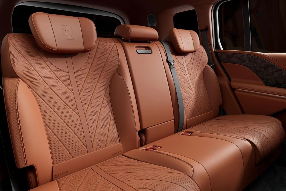 比亚迪仰望U8达成5000台交付,比亚迪仰望u8正式发布售价