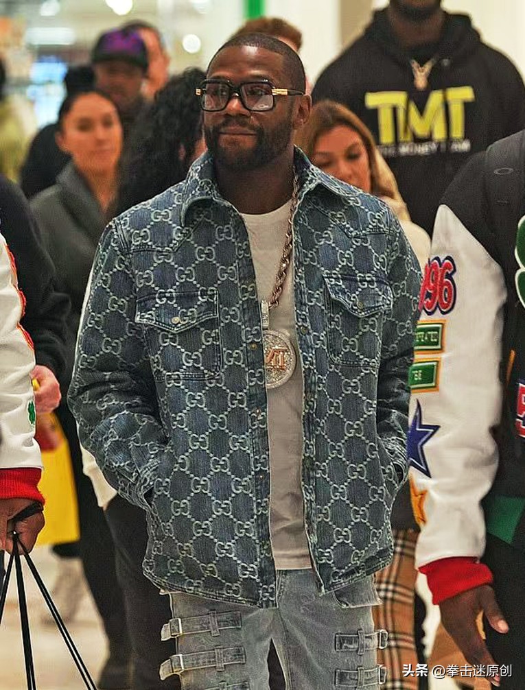 拳王梅威瑟到迪拜视频,梅威瑟东京逛街