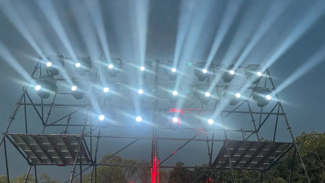 切割灯和面光灯哪个效果好,580w照明灯