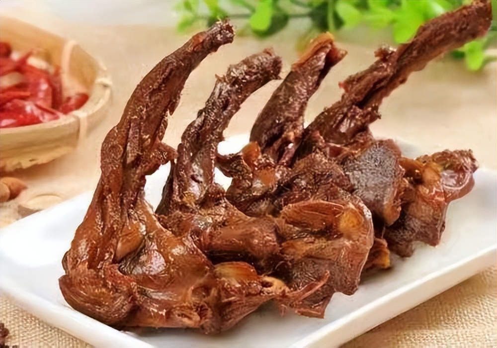 周黑鸭的利润有多大,周鹏和周富裕都是做周黑鸭的吗