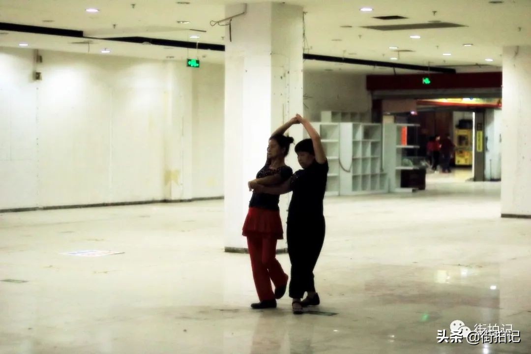 萍乡：从掀翻广场建沃尔玛，到沃尔玛宣布撤离，如今此处成空城