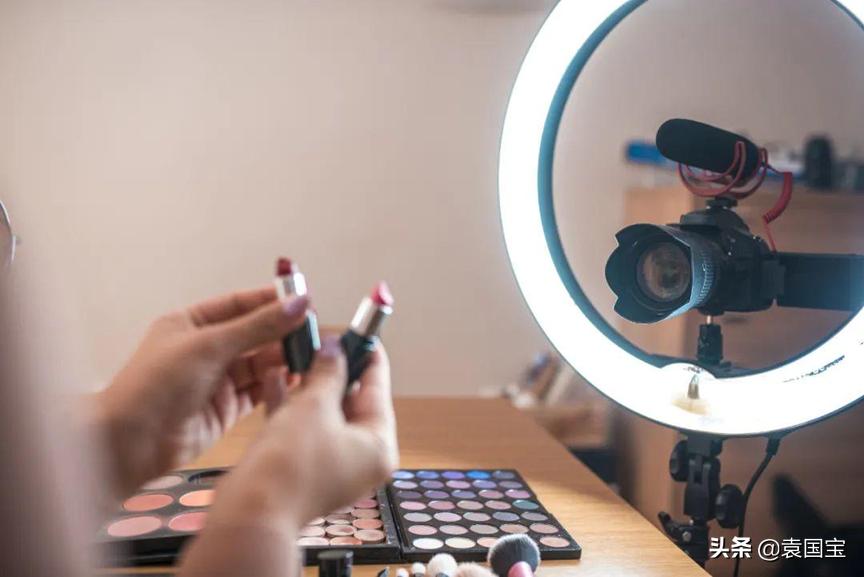 简析风口浪尖的直播电商行业现状,直播电商的转型之路有哪些