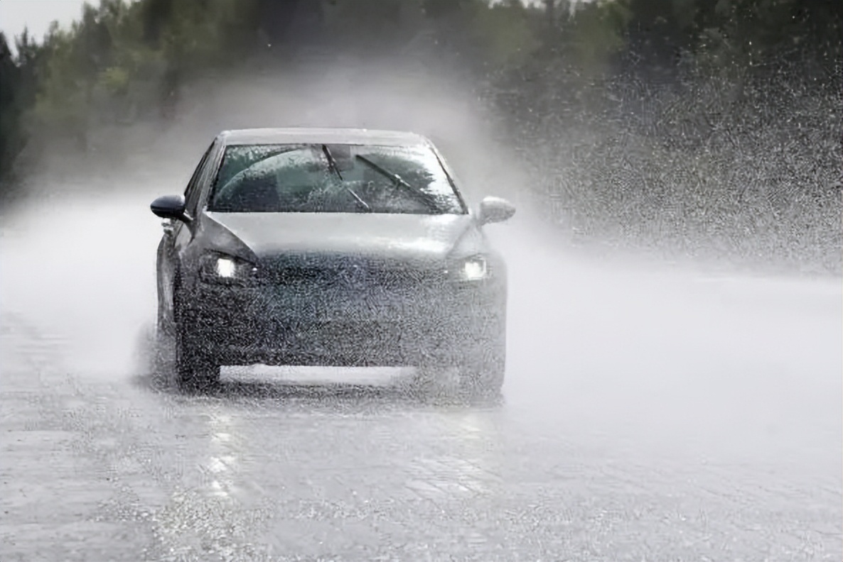 雨天免费洗车是真的吗,下雨洗车靠谱吗