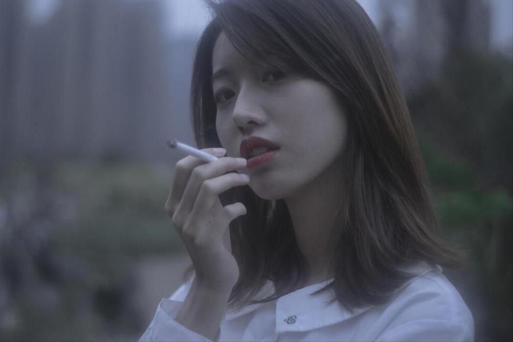 姐姐要和欺凌我的人结婚，母亲的做法令她悔恨终身，后来活成笑话