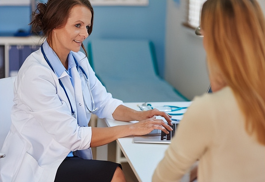 女性便后可以用普通卫生纸擦吗,女生上完厕所后该用湿巾擦拭吗