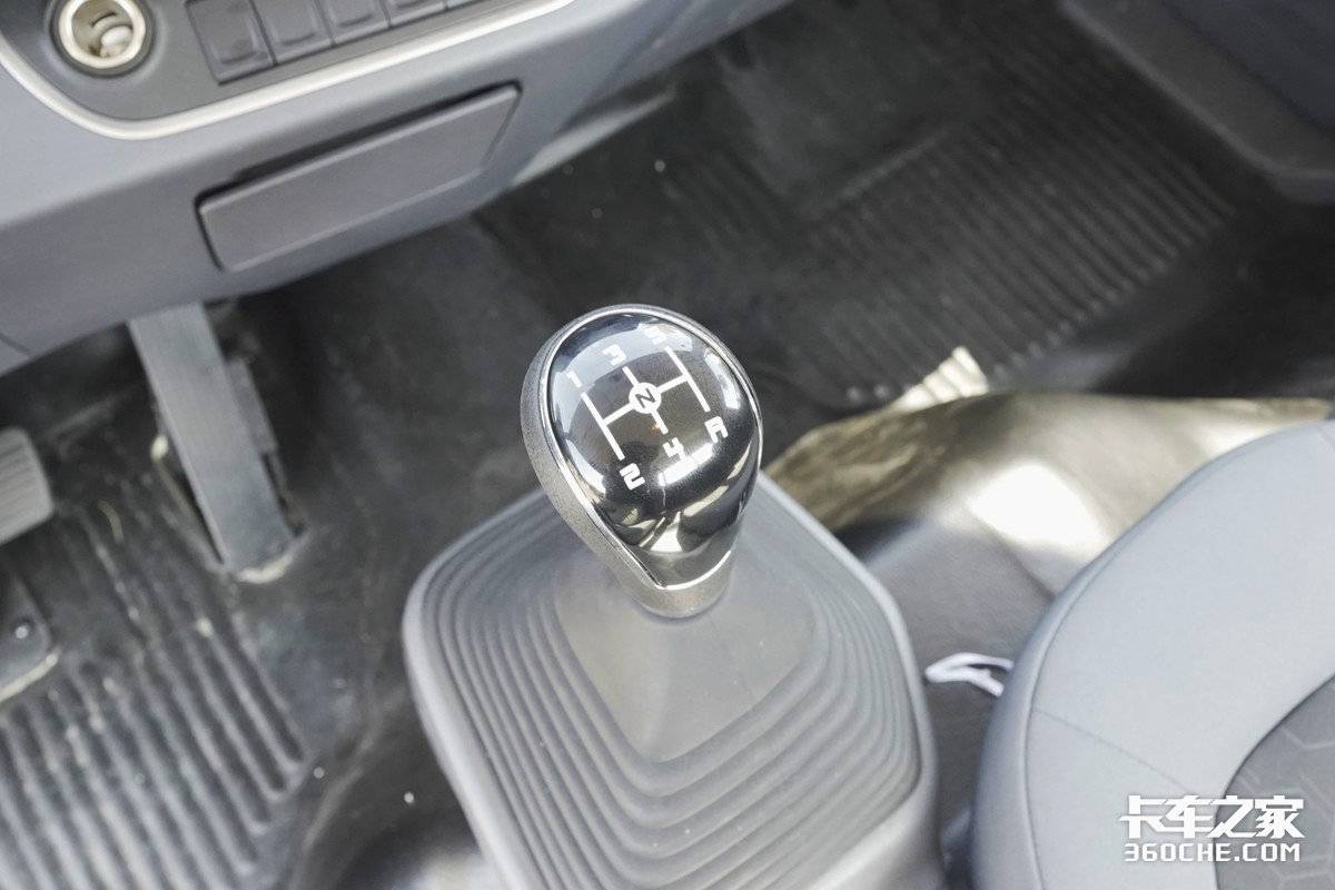 江铃凯运外观,江铃新凯运宽体内饰多宽