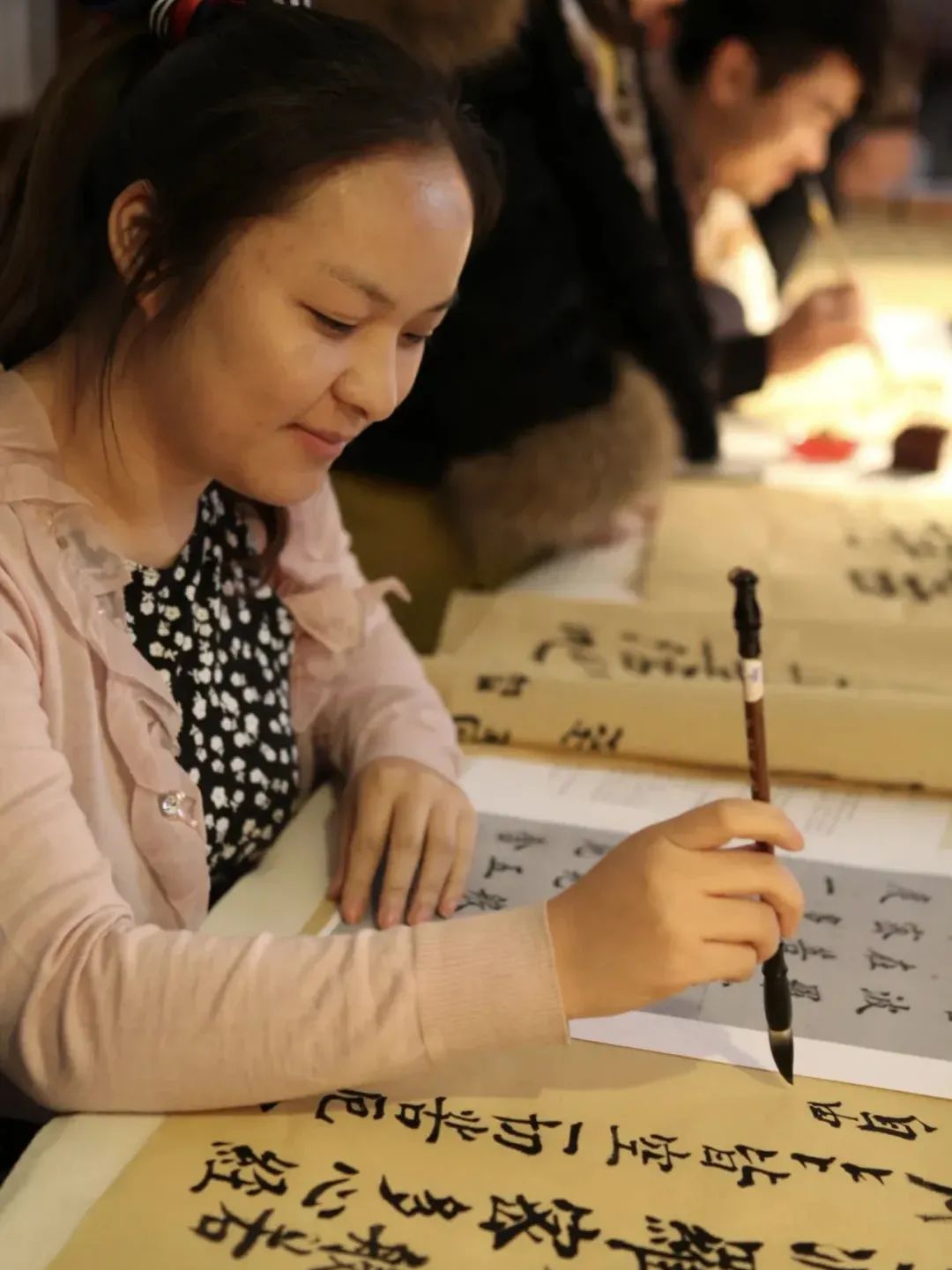 钱兔似锦大展鸿兔礼品盒,钱兔似锦大展宏兔的意思