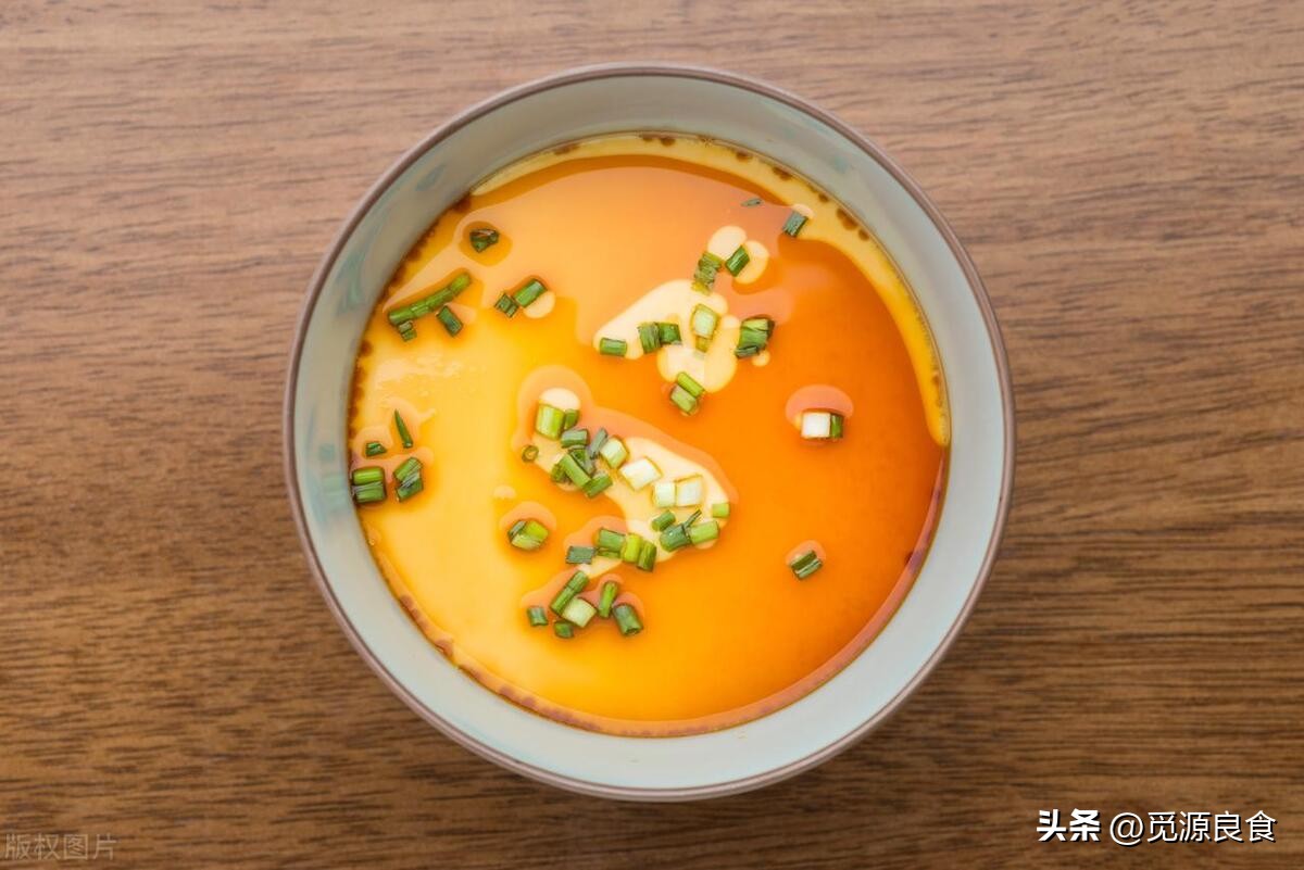 煮鸡蛋怎么才能不容易掉壳,煮鸡蛋牢记这5点轻轻一碰就脱壳