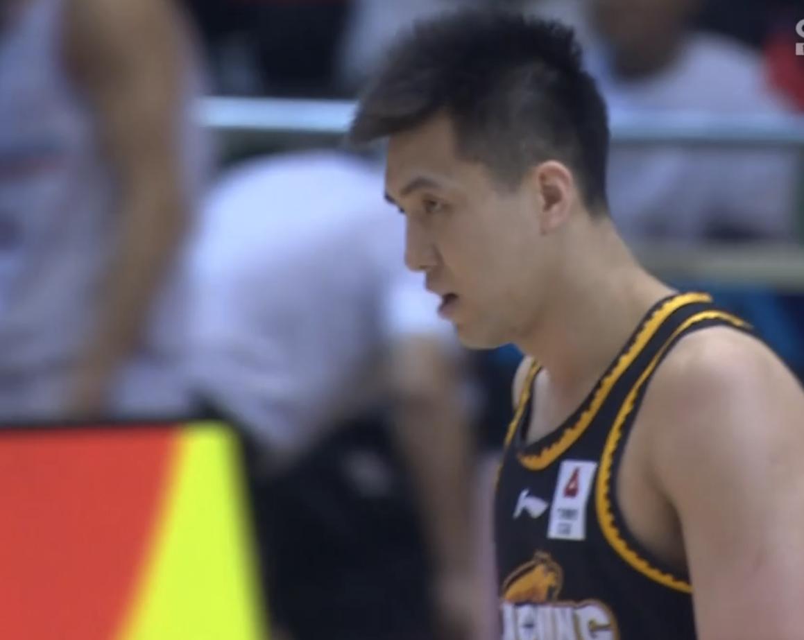 辽宁队逆转郭艾伦,辽宁没输郭艾伦离场难掩悲伤情绪