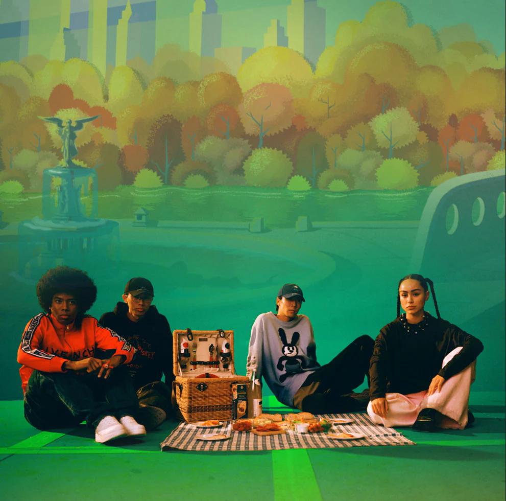 奢侈品牌联名营销,ip联名等方式持续拓展品牌知名度