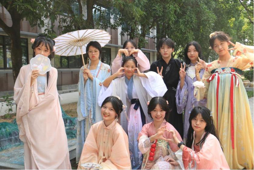 格致中学2019年鼓山校区一本率,格致中学鼓山校区以前的照片