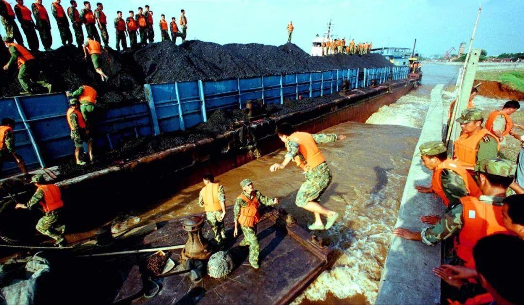 98抗洪爆破堤坝,98抗洪决堤口