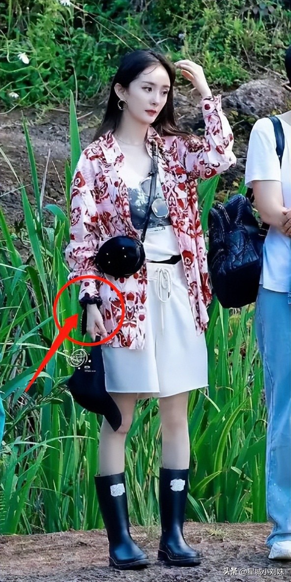 巴黎世家透明垃圾袋5000块钱,巴黎世家稀奇古怪的垃圾袋