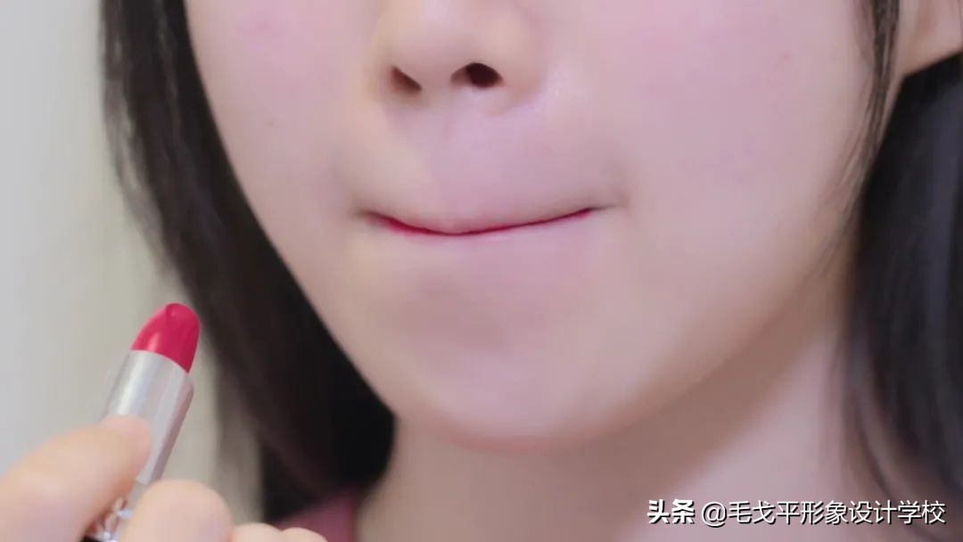 你真的会擦口红吗,你真的会涂凡士林吗