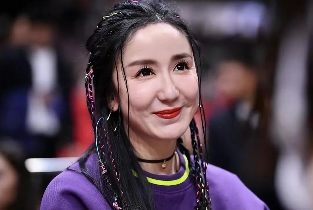 脸没恢复就别出来捞金，发面馒头、蜡像脸，求求你们放过观众吧！