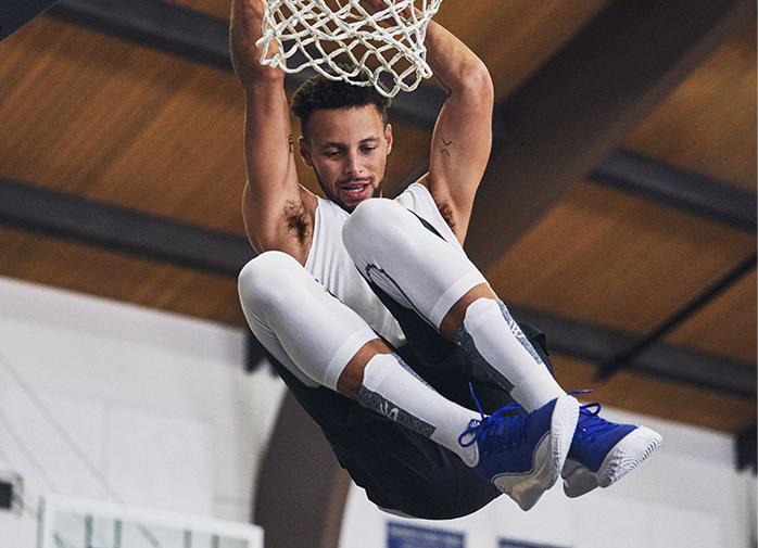 安德玛是什么时候崛起的,安德玛为库里做了几代球鞋