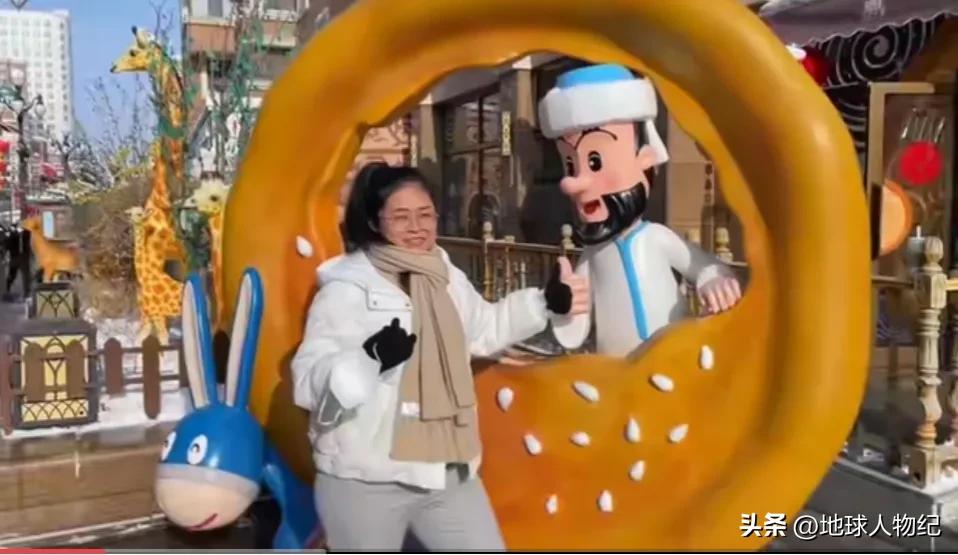 90后女人网恋奔现,90后女孩与男友奔现