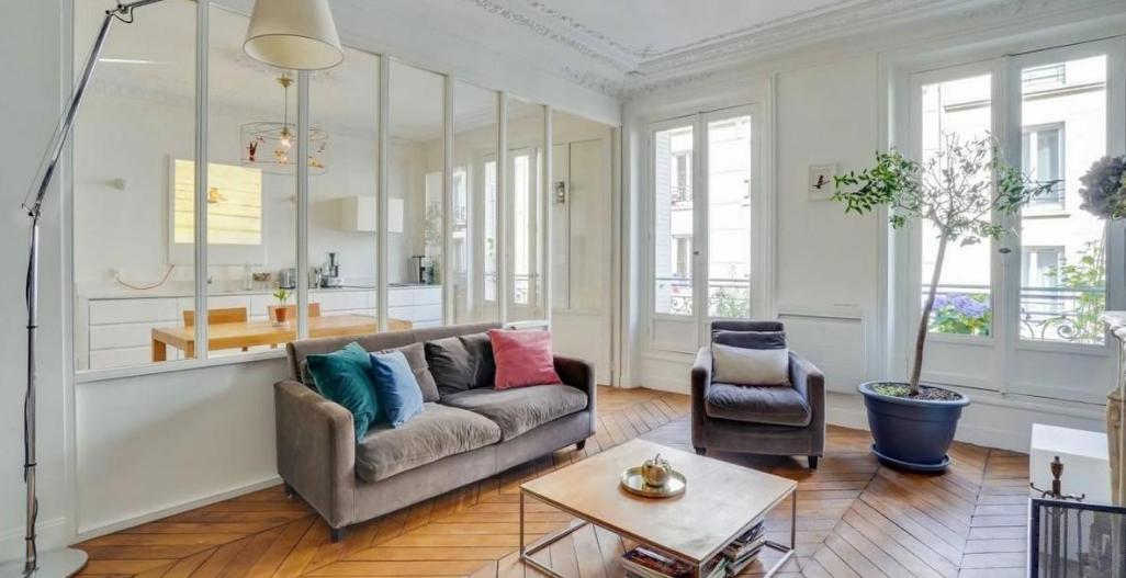 沙发太宽怎么补救客厅显小,沙发太长了该怎么布局