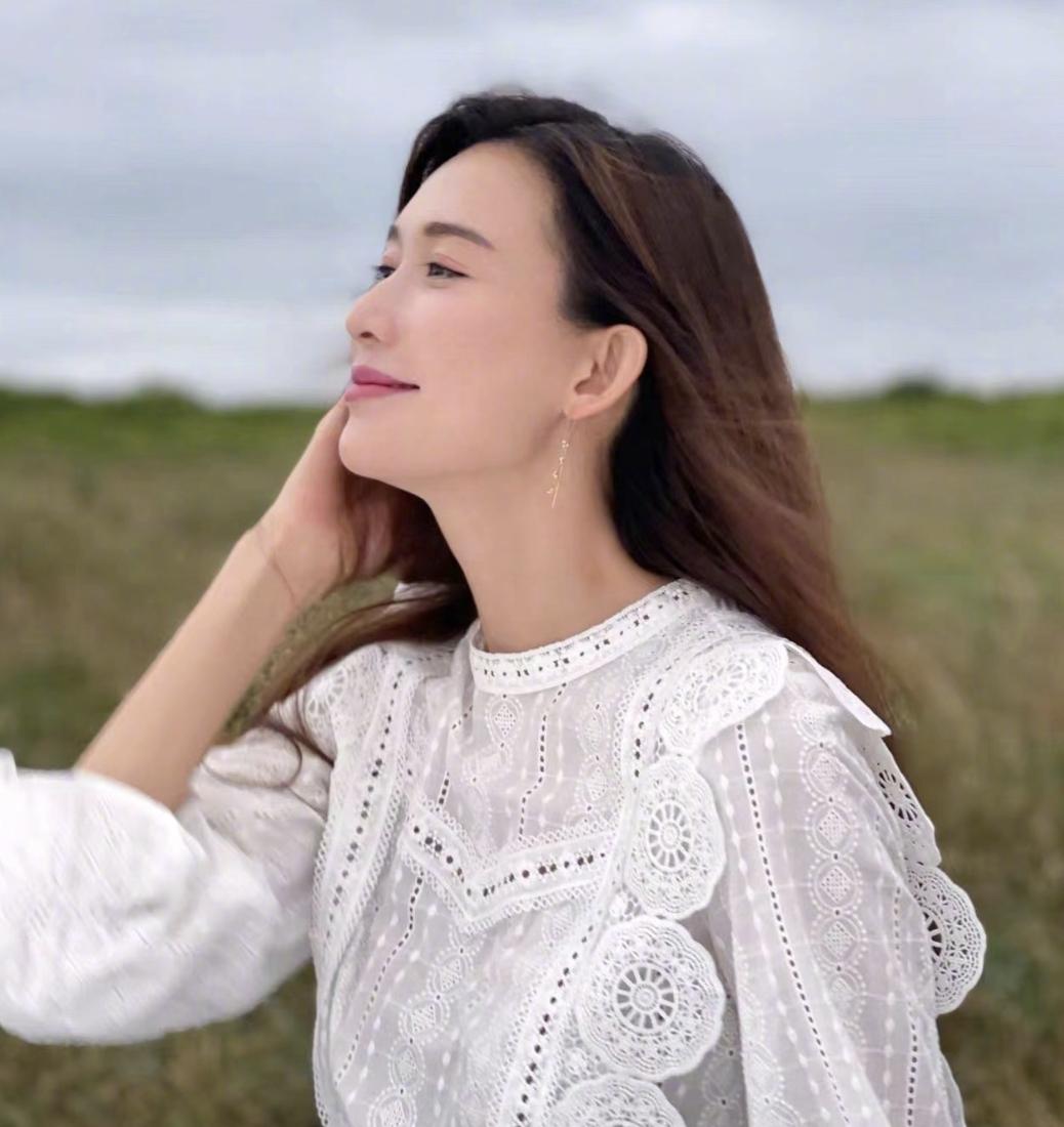 47岁林志玲谈求子路上的艰辛,47岁林志玲产后复出被嘲装少女