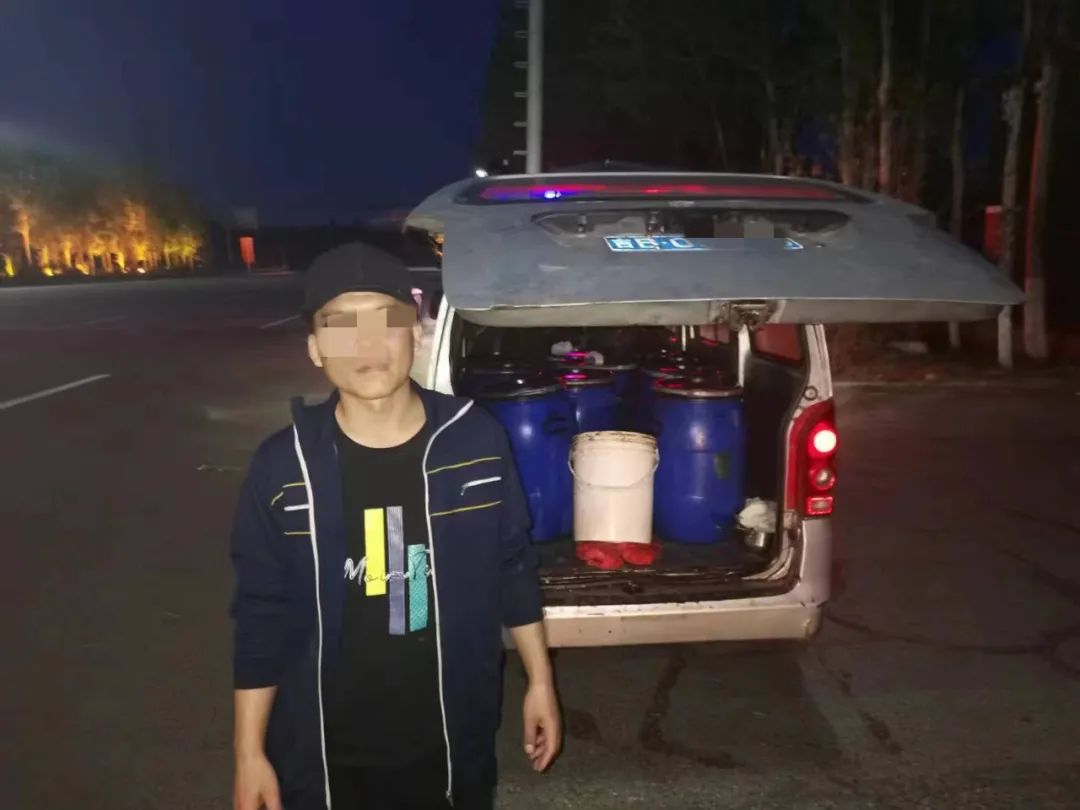 减量控面包车违规载货,交警严查违规载货