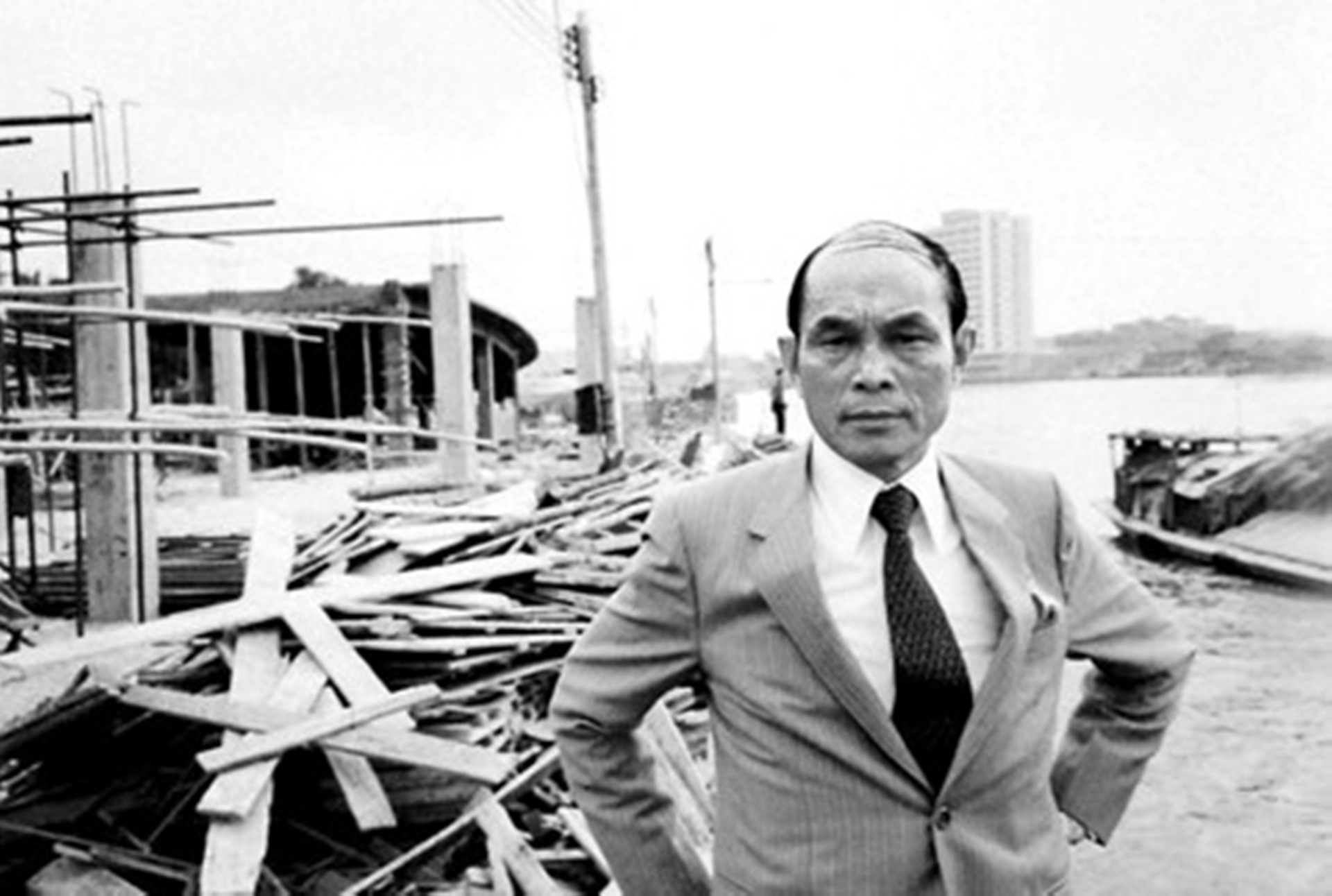 长津湖战役中霍英东到底做了什么？死后竟然可以享受国葬