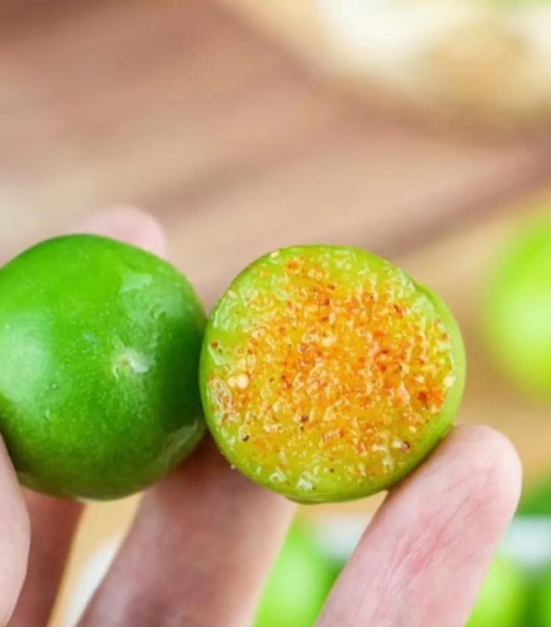 家乡的空心李子,家乡的李子又酸又脆