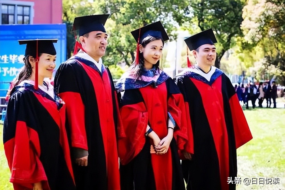 高校哲学博士生每个月多少补贴,郑州大学博士生每月补贴多少钱