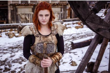 维京时代，少数拥有女性精英阶层的社会形态，女战士、女商人