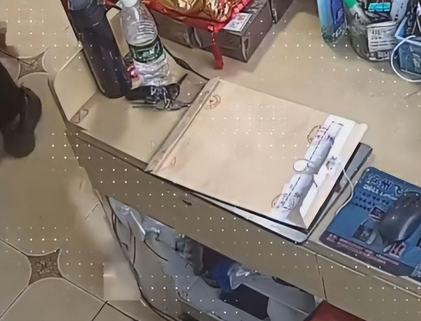 妈妈把学籍档案拆了,毕业档案被妈妈拆了