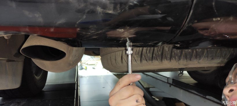 雷克萨斯lx570巅峰限量版越野改装,雷克萨斯LX570内饰改装套件