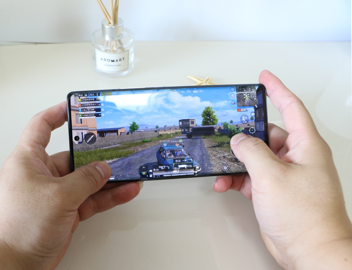 荣耀70评测：颜值才华兼备，旗舰IMX800要你好看，五星好“屏”