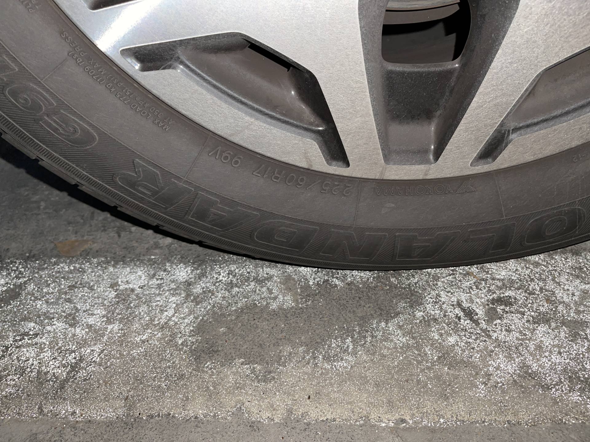 不到一万公里换一根轮胎,7000公里只换一个轮胎可以吗