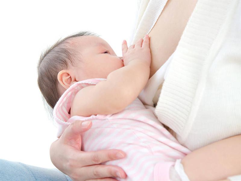 母乳喂养的宝宝一般吃多久能饱,母乳喂养宝宝吃多久就饱了