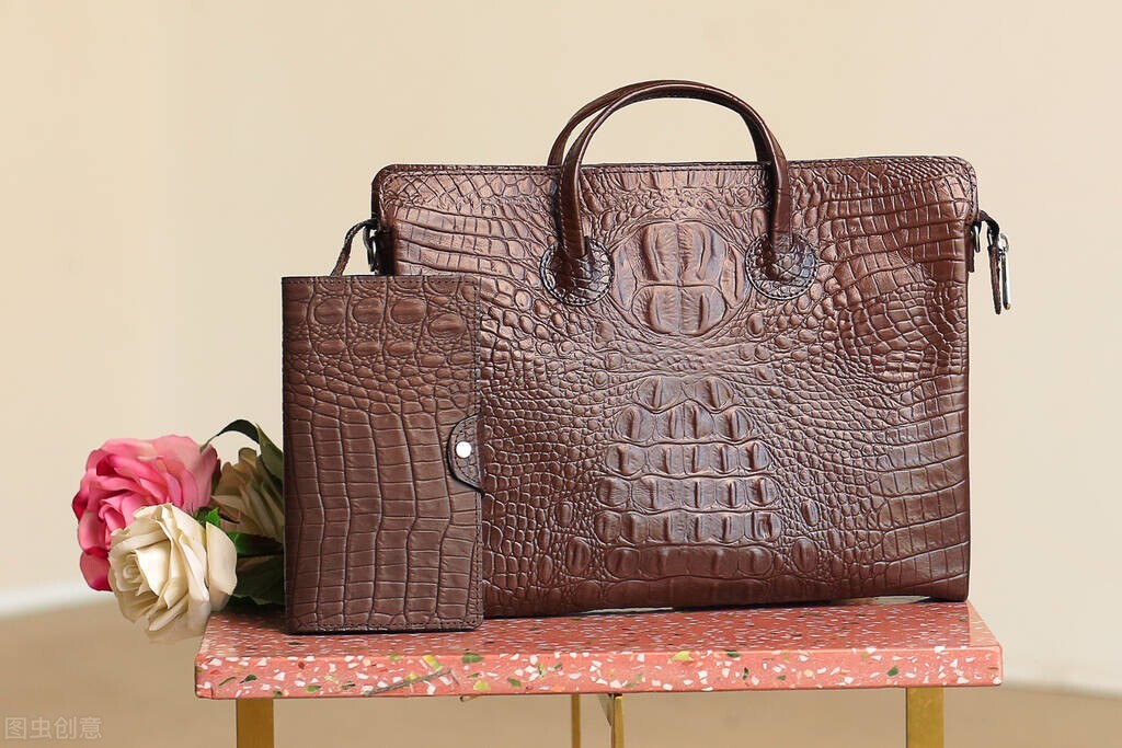 怎么分辨人造皮和真皮,如何分辨人造皮革和麂皮