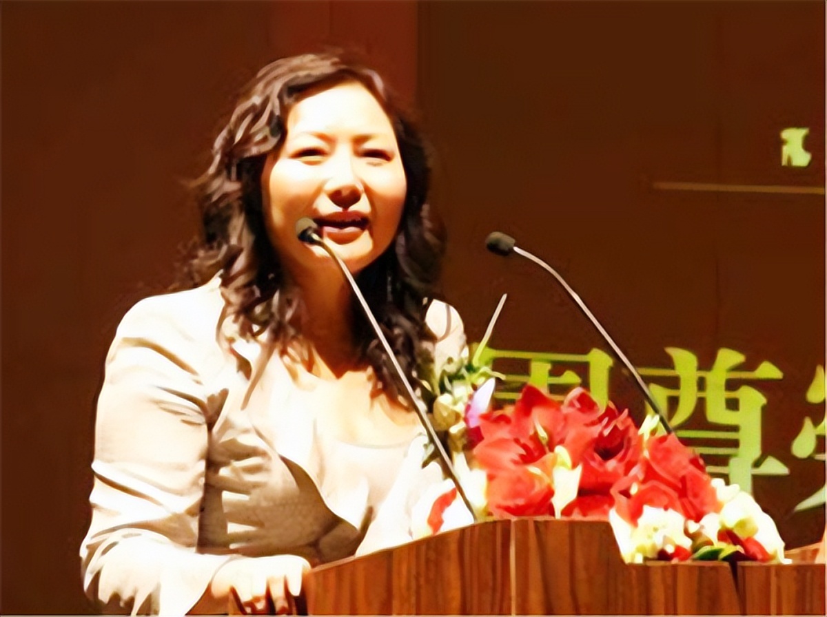 蔡奎和吴亚军离婚原因,蔡奎身价有多少亿