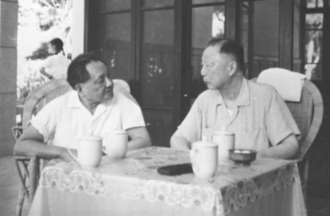 1980年女儿问*小平邓**：这辈子和谁关系最好？邓公如何回答？