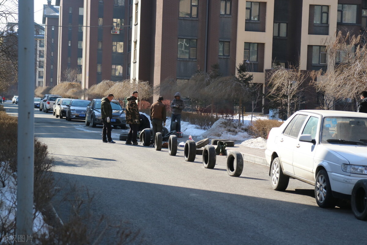 电梯三天两头坏业主怎么办,电梯经常坏物业有猫腻吗
