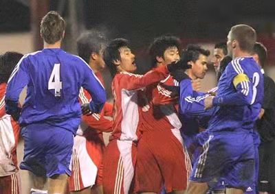 深圳队郜林陈涛,郜林被罚下场