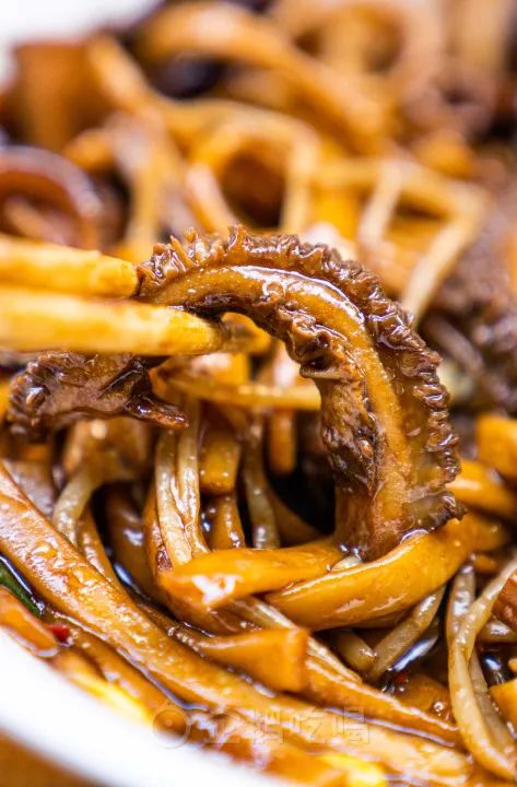 辣到落泪也舍不得停嘴的宝藏城市，不是长沙成都重庆