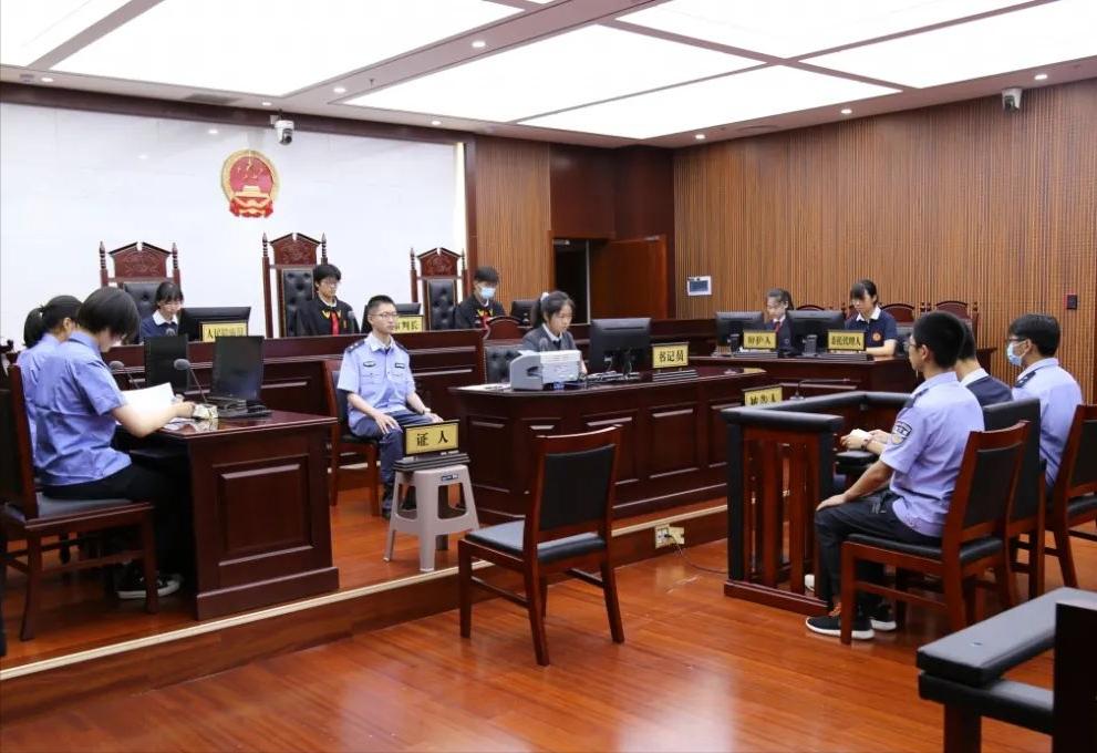 民法典中信用卡逾期,信用卡违约金有法律规定吗