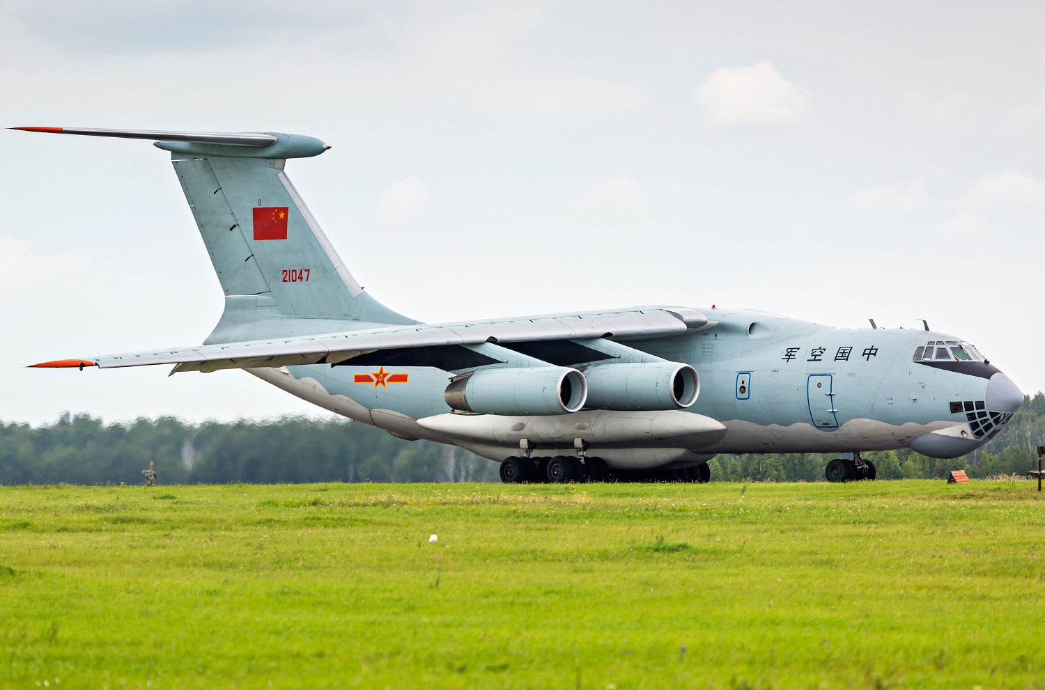 俄罗斯伊尔76和运20,有了运20为什么还要买伊尔76