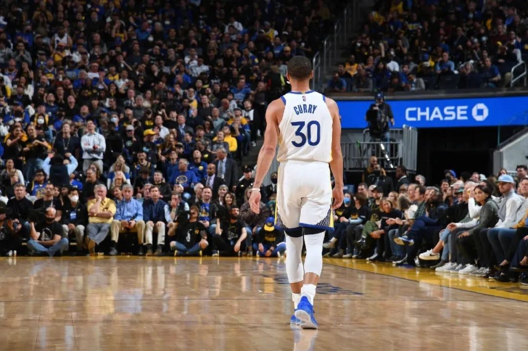 全球运动员收入排行榜：C罗第一,梅西c罗内马尔三人夺冠